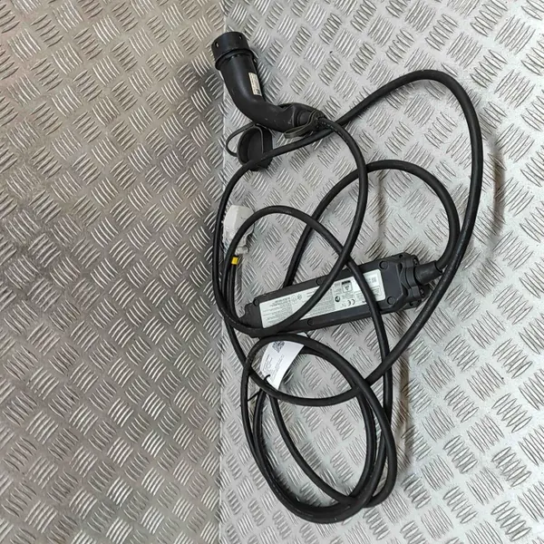 Cable de carga batería Nissan Leaf OEM 33292183 image 3