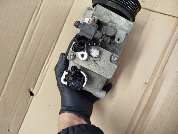 Compressore aria condizionata Behr Hella Service image 4