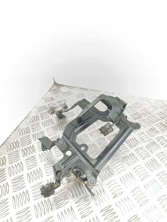 BMW Motorstyrenhetsfäste OEM 7610564 image 2