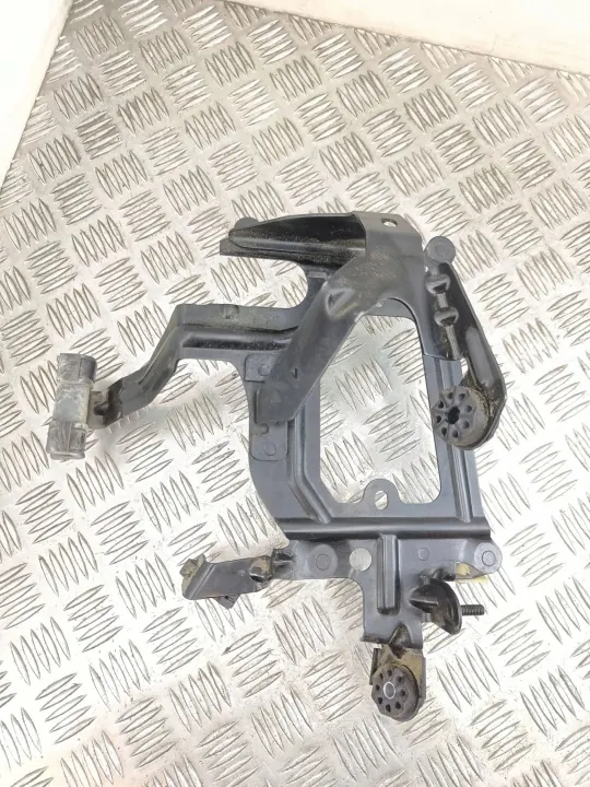 BMW Motorstyrenhetsfäste OEM 7610564 image 3