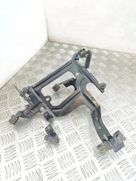 BMW Motorstyrenhetsfäste OEM 7610564 image 7