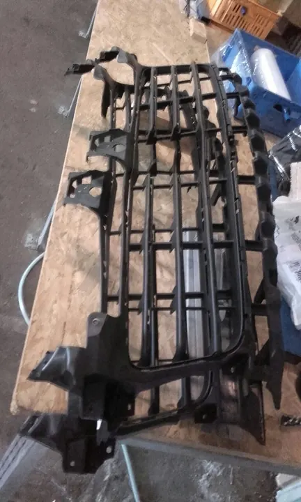 Porsche Cayenne 9Y0 Moldura de parachoques DRL izquierda OEM image 3