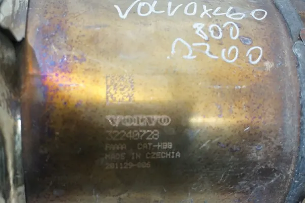Volvo XC60 II DPF-filter & Katalysator OEM 32240728 image 5