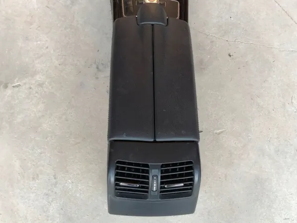 OEM Podłokietnik Mittelkonsole W212 2009-2016 image 6