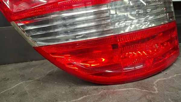 Lámpara trasera izquierda Mercedes B-Class W-245 A1698202564 image 3