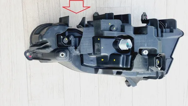 Phares Halogène Gauche Hyundai I40 OEM 92201-3Z5 image 3
