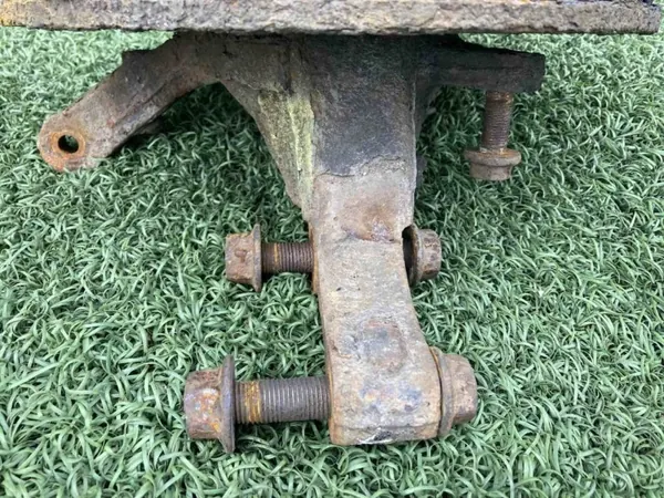 Etujarrulevy OEM 4001500Q0E vasen puoli Nissan image 4