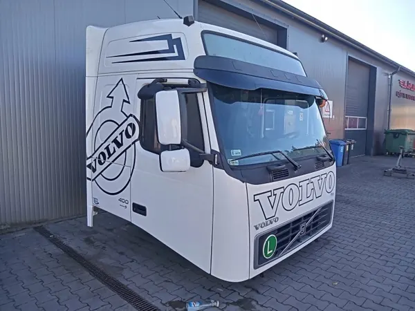 Cabina Volvo FH13 Globetrotter OEM 85103676 - Usado image 3