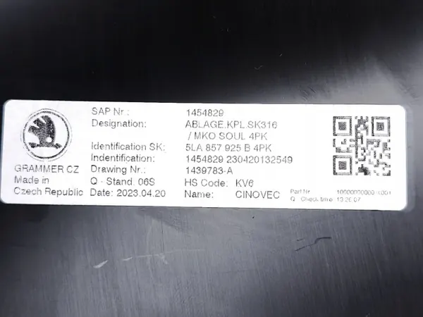 Skoda Enyaq iV 2023 Middenconsole-lade OEM 5LA857925B image 7
