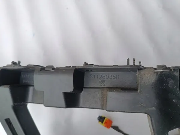 PEUGEOT 3008 II Bakre stötfångar glid höger 9810591480 image 5