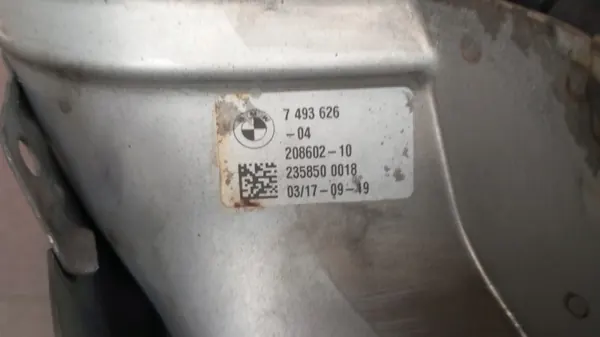 BMW X5 G05 Punta de escape derecha OEM 7493626 con montaje image 5