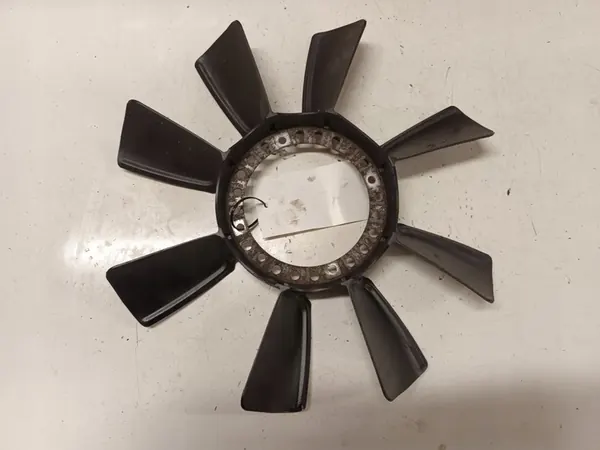 Jäähdyttimen tuulettimen lapaa Audi A6 S6 C5 078121301E image 2