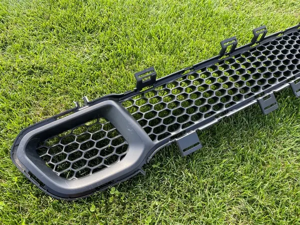 Jeep Cherokee KL 2014-2018 lower grill 68203216AA image 2