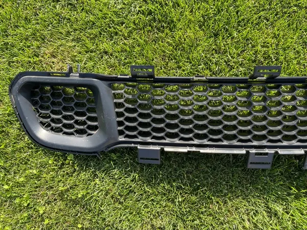 Jeep Cherokee KL 2014-2018 lower grill 68203216AA image 4