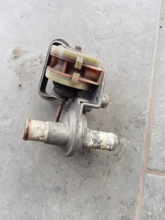 Mercedes R107 lämmitysventtiili OEM 1078300184 image 2