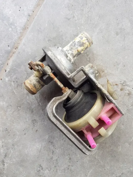 Mercedes R107 lämmitysventtiili OEM 1078300184 image 3