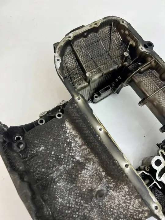 Cárter de aceite Audi A6 C7 3.0 TDI OEM 059103601CE image 4