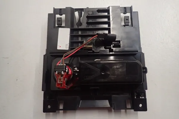 Audi A7 4G Aschenbecher OEM 4G0863273A - Gebraucht image 7