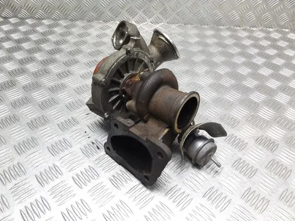 Volvo S80 II V70 III 2.4 D5 Turbocompresor 31431130 image 3