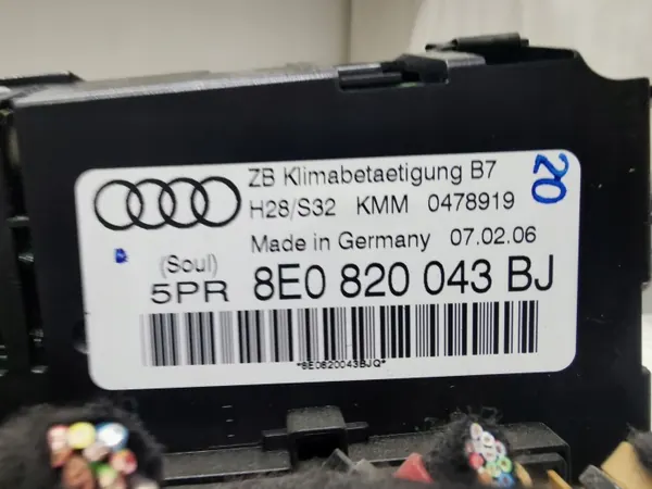 Panneau de contrôle climatisation OEM 8E0820043BJ Audi A4 image 8