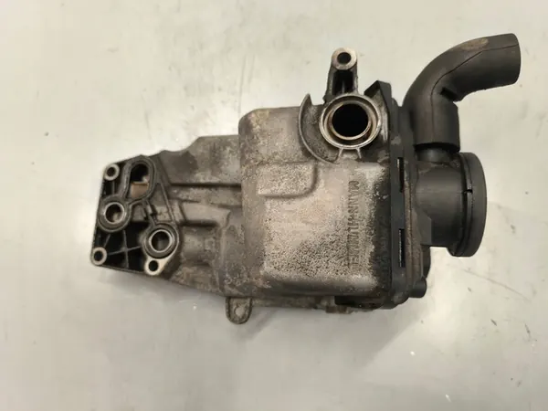 Oljefilterhus Volvo V50 S40 2.4B 170 HK image 4