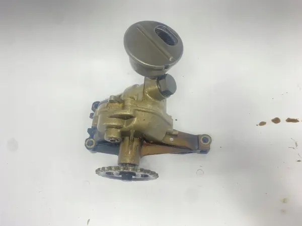 Pompe à huile OEM 6031810001 pour Mercedes W124 M104 image 5