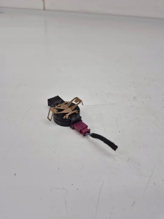 Jaguar Regnsensor OEM P8D217D547CB Fram Begagnad image 4