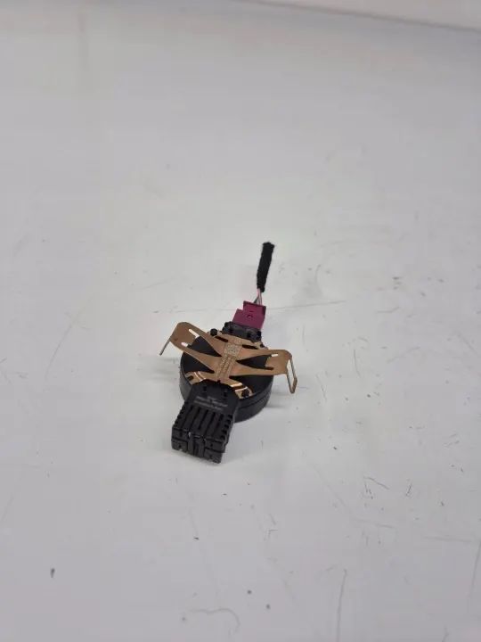 Jaguar Regnsensor OEM P8D217D547CB Fram Begagnad image 5
