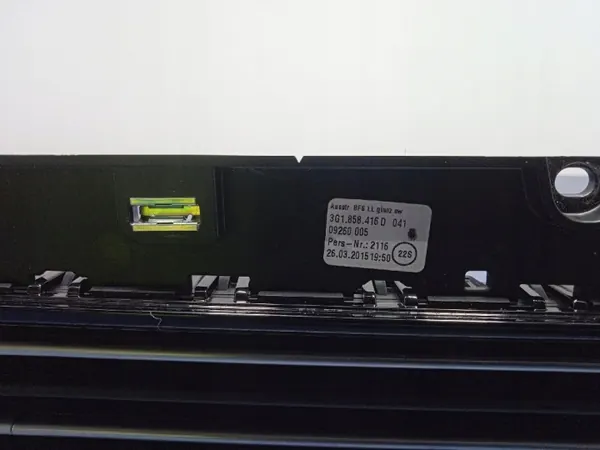 VW Passat B8 keskituuletusritilä OEM 3G1858416D image 7