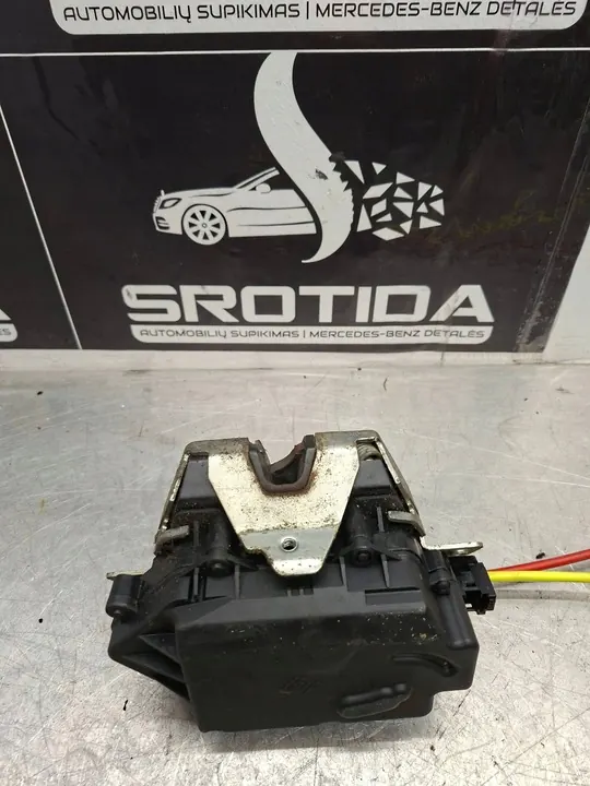 Bagagelås 10 pin Mercedes W211 Kombi A2117400036 image 4