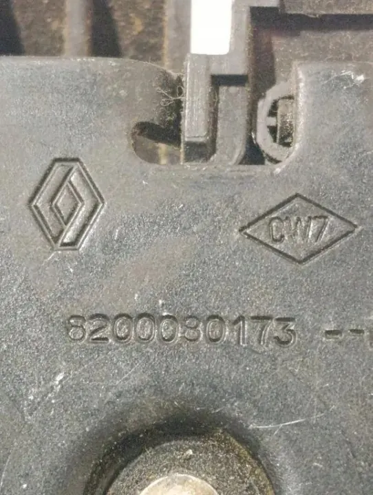 Taka-oikea ovenpysäytin OEM 8200030173 Renault Master image 3