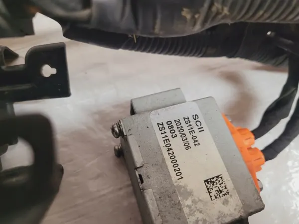Prise de charge onduleur MG ZS EV OEM 10572667 image 7