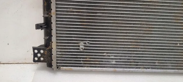 Radiador de agua Renault Master 2 II 2.5 DCI OEM 8200406699 image 4