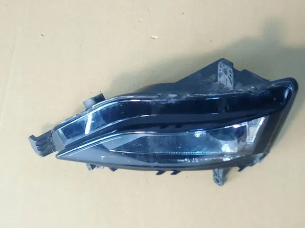 Volkswagen Golf VII 2018 Farol de neblina dianteiro direito image 2