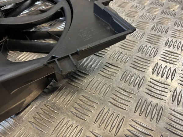 BMW 5 E60 E61 Kylarrubrik 7789824 image 3