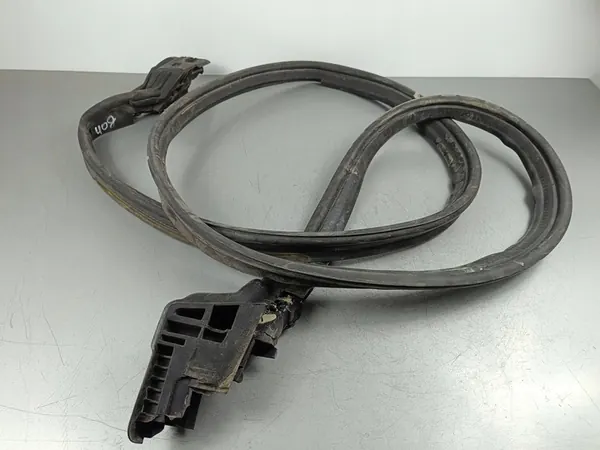 Joint de coffre arrière Mercedes-Benz SL AMG R231 - Usagé - A2317500098 image 1