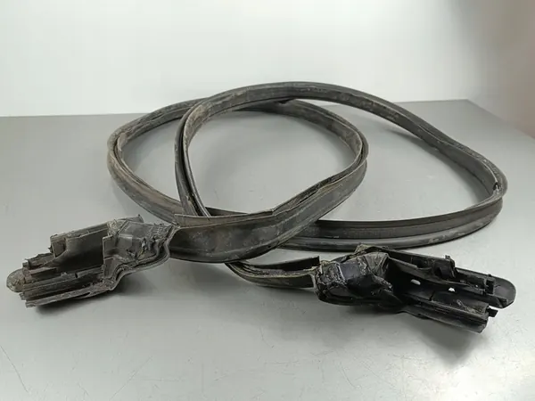 Joint de coffre arrière Mercedes-Benz SL AMG R231 - Usagé - A2317500098 image 3