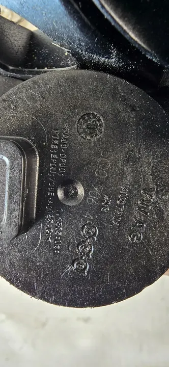 AUDI Q7 4M Radiador de óleo 4M0317021G Bomba de água 5Q0906457B image 5