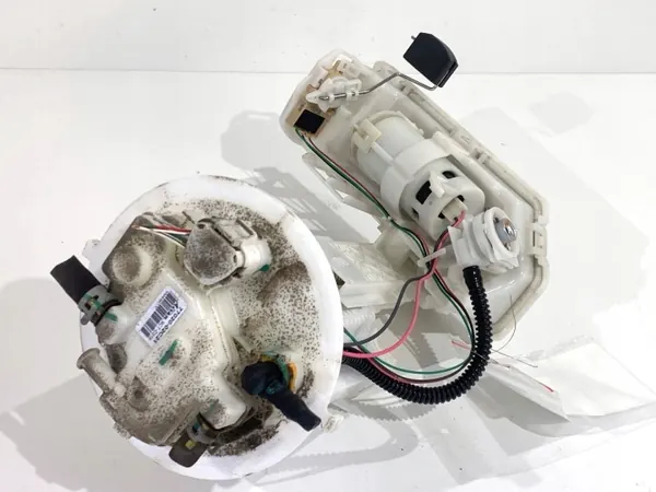 OEM 77020-02C21 brandstofpomp voor Toyota Corolla E21 image 3