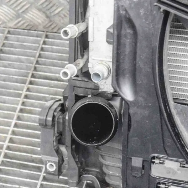 Pièces refroidissement OEM 8509167 pour BMW 5 Gran Turismo image 3