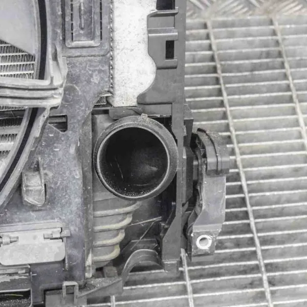 Pièces refroidissement OEM 8509167 pour BMW 5 Gran Turismo image 4