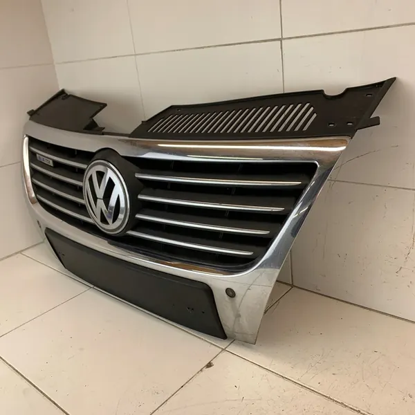 Grill Radiator with PDC Sensors VW PASSAT B6 2005-2010 OEM image 3