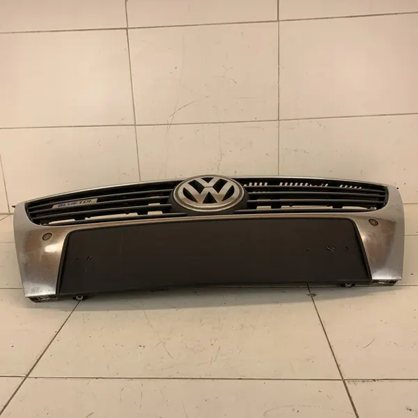 Grill Radiator with PDC Sensors VW PASSAT B6 2005-2010 OEM image 4