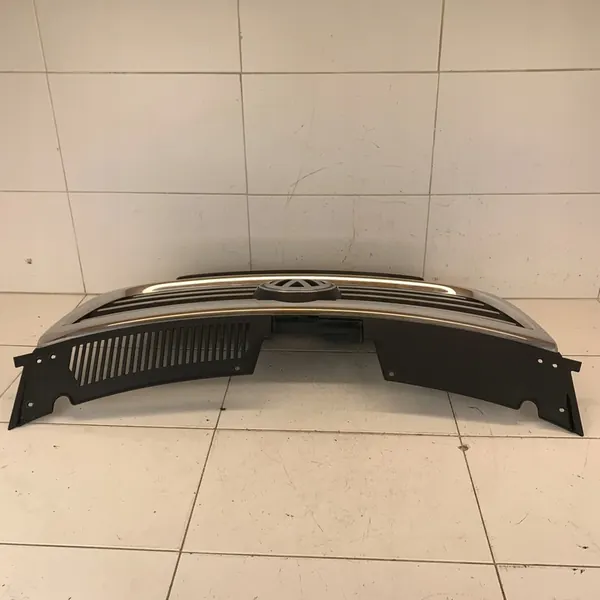 Grill Radiator with PDC Sensors VW PASSAT B6 2005-2010 OEM image 5