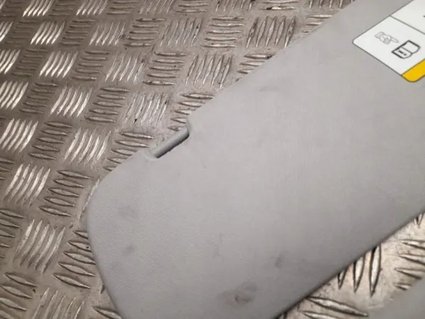 Visera Tesla Model 3 OEM 293017 con espejo iluminado image 3