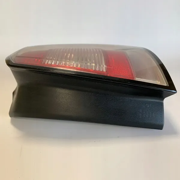 Luz trasera derecha Opel Astra Kombi image 3