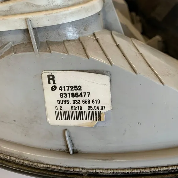 Luz trasera derecha Opel Astra Kombi image 6