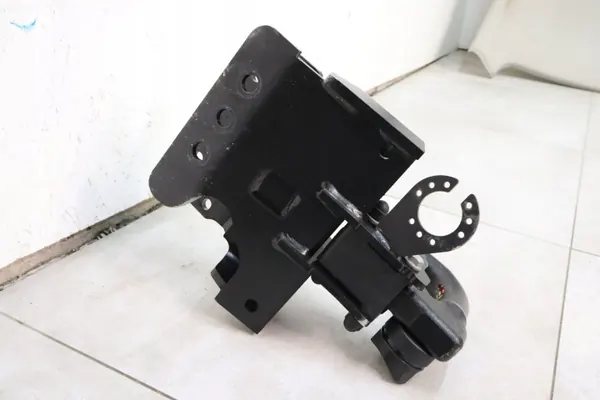 Gancho de remolque HAK trasero Toyota Land Cruiser J250 image 4