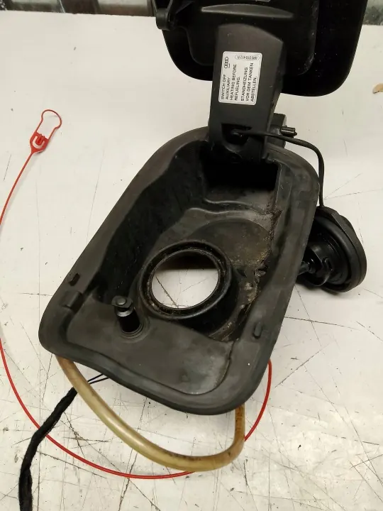 Trappe à carburant Audi A6 C7 Avant OEM 4G0809906 image 8