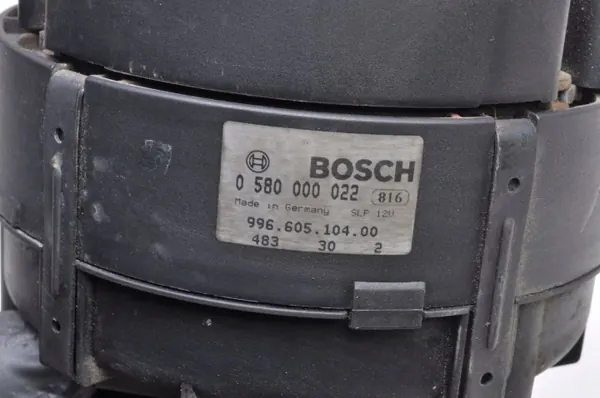 Pompe à air secondaire Porsche OEM 99660510400 image 5
